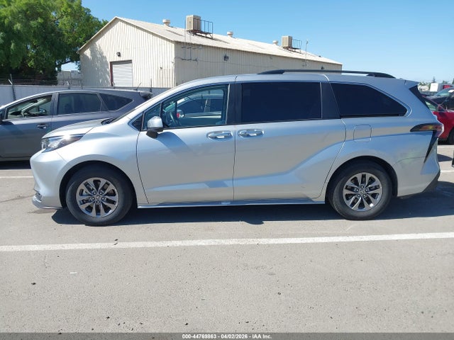 Toyota SIENNA XLE 2023 5TDYRKEC1PS168454 Image 15