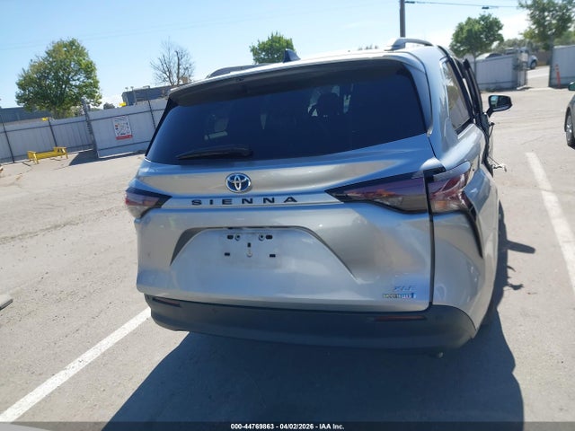 Toyota SIENNA XLE 2023 5TDYRKEC1PS168454 Image 17