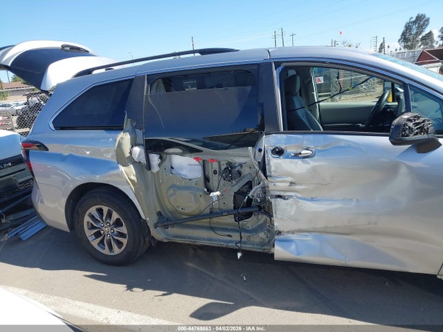 Toyota SIENNA XLE 2023 5TDYRKEC1PS168454 Image 18
