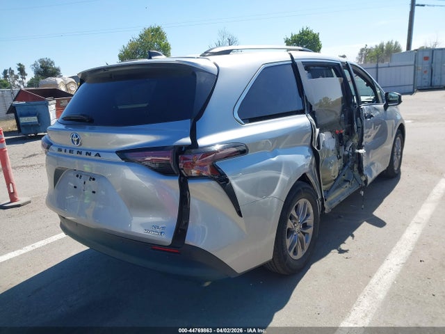 2023 TOYOTA SIENNA 5TDYRKEC1PS168454 Photo 3