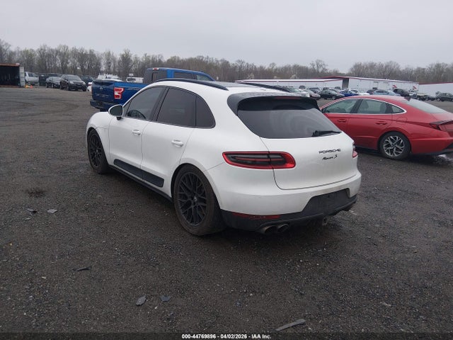 2015 PORSCHE MACAN WP1AB2A55FLB57677 Photo 2