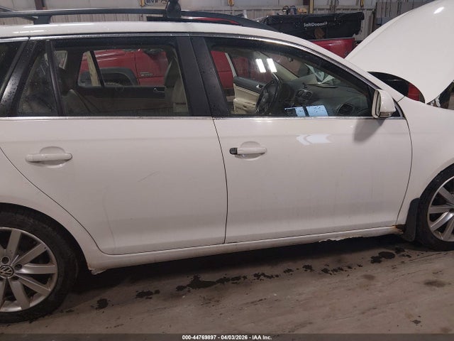 2013 Volkswagen Jetta Sportwagen 2.0l Tdi მანქანა იყიდება აუქციონზე, vin: 3VWPL7AJ9DM606502, აუქციონის ნომერი: 44769897