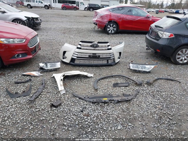 Продажа на аукционе авто 2019 Toyota Highlander Xle, vin: 5TDJZRFH8KS588368, номер лота: 44769908