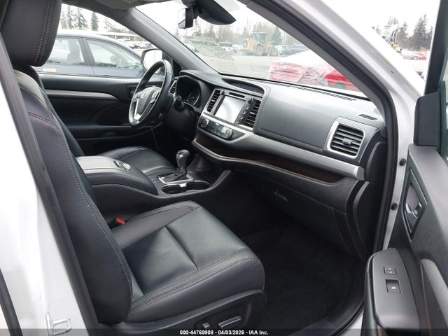 Продажа на аукционе авто 2019 Toyota Highlander Xle, vin: 5TDJZRFH8KS588368, номер лота: 44769908