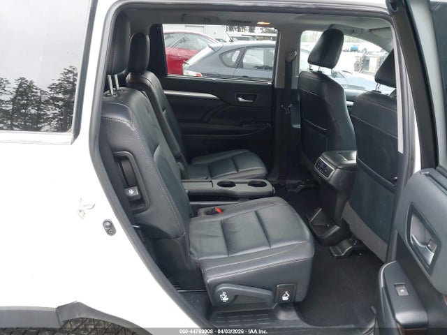 Продажа на аукционе авто 2019 Toyota Highlander Xle, vin: 5TDJZRFH8KS588368, номер лота: 44769908