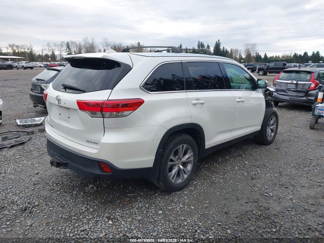 Продажа на аукционе авто 2019 Toyota Highlander Xle, vin: 5TDJZRFH8KS588368, номер лота: 44769908