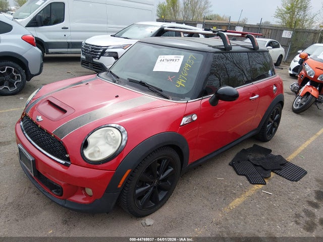 2011 MINI COOPER S WMWSV3C56BTY20732 Photo 1