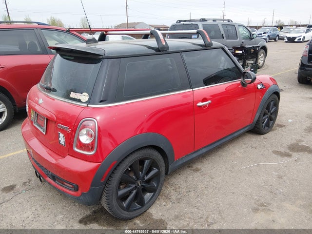 2011 MINI COOPER S WMWSV3C56BTY20732 Photo 3
