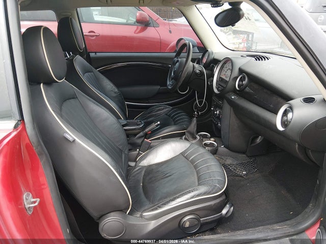 2011 MINI COOPER S WMWSV3C56BTY20732 Photo 4