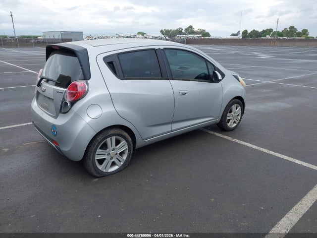 Chevrolet Spark 1lt Auto 2014 KL8CD6S95EC514294 Image 4
