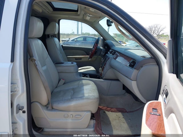 2007 CHEVROLET SUBURBAN 1500 1GNFC16J87R217400 Photo 4