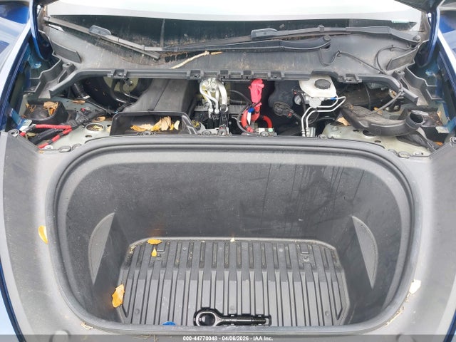 44770048 :رقم المزاد ، 7SAYGDEF3NF372818 vin ، 2022 Tesla Model Y Performance Dual Motor All-wheel Drive مزاد بيع