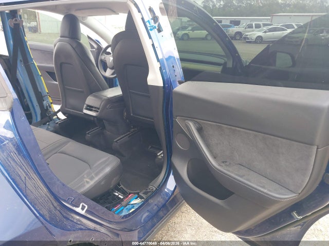 44770048 :رقم المزاد ، 7SAYGDEF3NF372818 vin ، 2022 Tesla Model Y Performance Dual Motor All-wheel Drive مزاد بيع