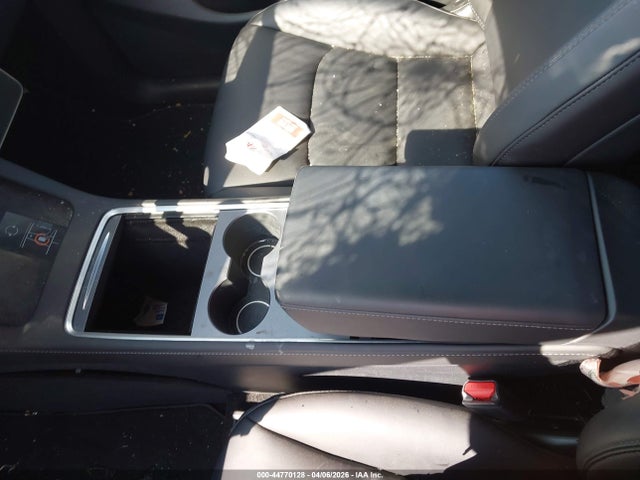 Продаж на аукціоні авто 2023 Tesla Model Y Awd/long Range Dual Motor All-wheel Drive, vin: 7SAYGDEE9PF872184, номер лоту: 44770128
