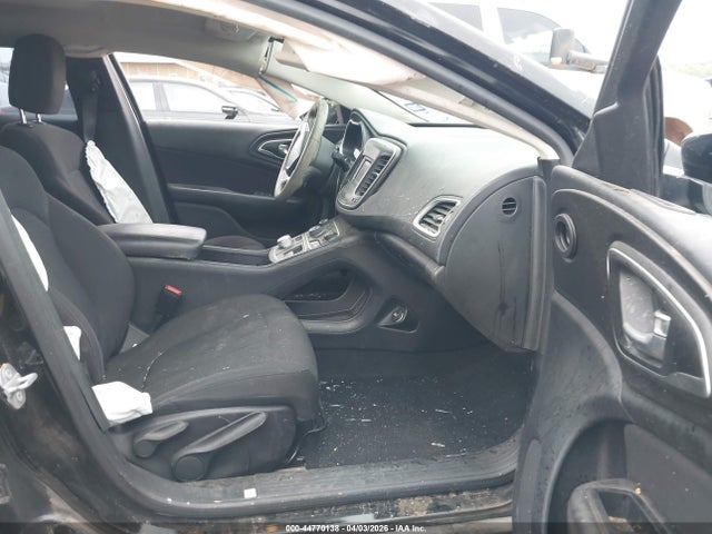 44770138 :رقم المزاد ، 1C3CCCAB1FN715410 vin ، 2015 Chrysler 200 Limited مزاد بيع