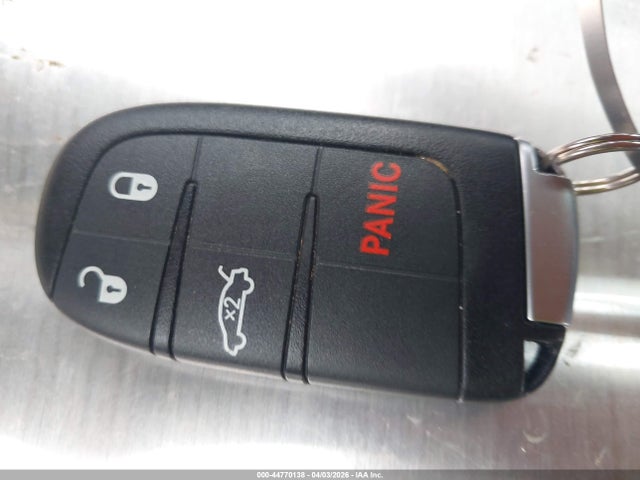 44770138 :رقم المزاد ، 1C3CCCAB1FN715410 vin ، 2015 Chrysler 200 Limited مزاد بيع