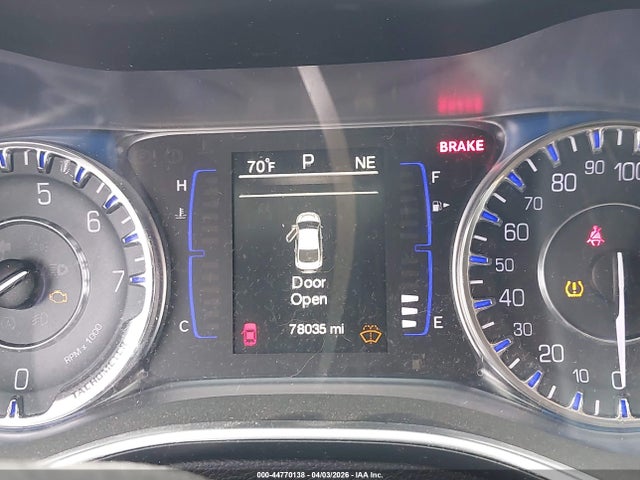 44770138 :رقم المزاد ، 1C3CCCAB1FN715410 vin ، 2015 Chrysler 200 Limited مزاد بيع