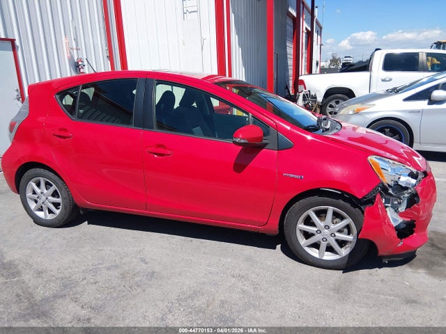 JTDKDTB34E1073234 Toyota Prius C Three
