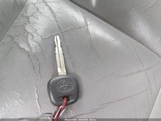 44770162 :رقم المزاد ، 5TDBT44A51S057156 vin ، 2001 Toyota Sequoia Sr5 V8 مزاد بيع