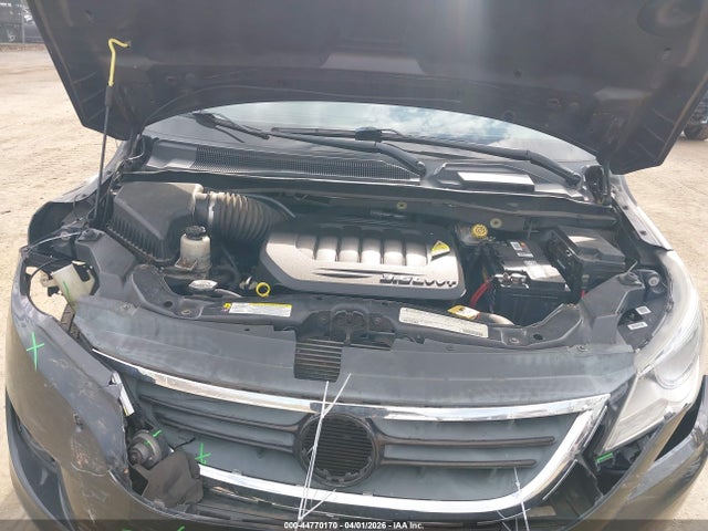 44770170 :رقم المزاد ، 2V4RW4DG0BR766894 vin ، 2011 Volkswagen Routan S مزاد بيع