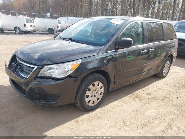 44770170 :رقم المزاد ، 2V4RW4DG0BR766894 vin ، 2011 Volkswagen Routan S مزاد بيع
