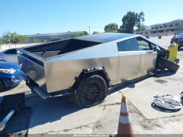 44770185 :رقم المزاد ، 7G2CEHEE0RA033140 vin ، 2024 Tesla Cybertruck Cyberbeast مزاد بيع