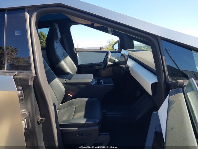 44770185 :رقم المزاد ، 7G2CEHEE0RA033140 vin ، 2024 Tesla Cybertruck Cyberbeast مزاد بيع