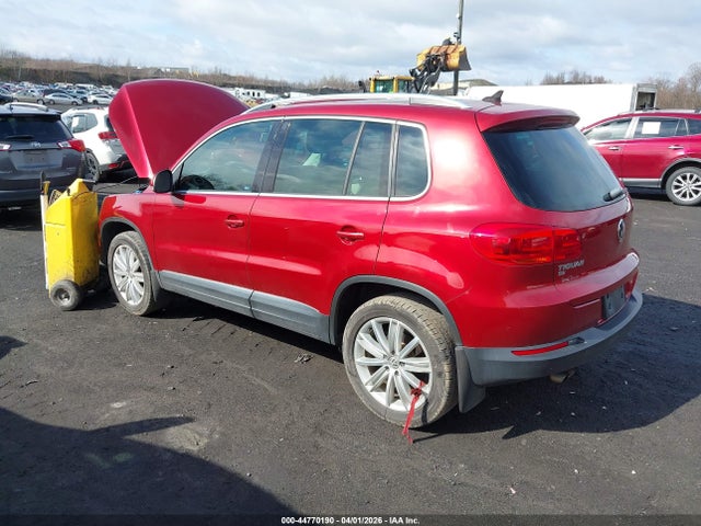 2016 Volkswagen Tiguan R-line/s/se/sel მანქანა იყიდება აუქციონზე, vin: WVGBV7AXXGW056349, აუქციონის ნომერი: 44770190