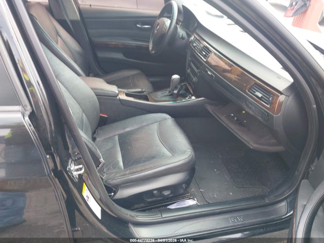 44770226 :رقم المزاد ، WBAVB13526KX64701 vin ، 2006 Bmw 325i مزاد بيع