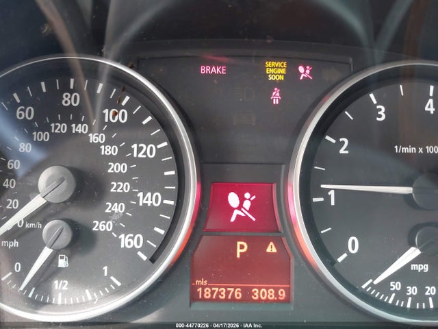 44770226 :رقم المزاد ، WBAVB13526KX64701 vin ، 2006 Bmw 325i مزاد بيع