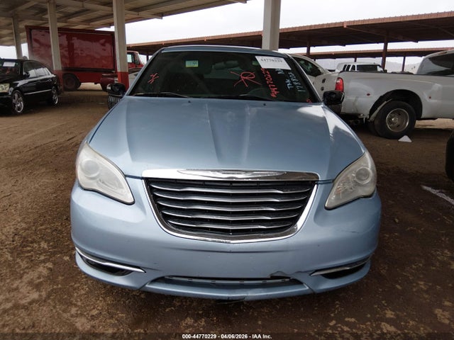 Продаж на аукціоні авто 2014 Chrysler 200 Lx, vin: 1C3CCBAGXEN178802, номер лоту: 44770229