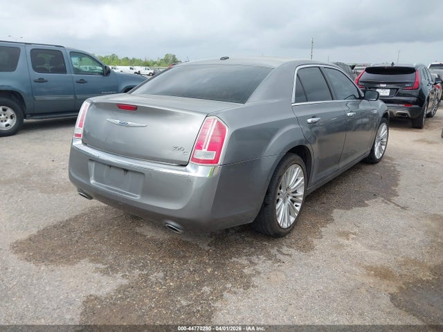 44770290 :رقم المزاد ، 2C3CA6CT5BH549764 vin ، 2011 Chrysler 300c مزاد بيع