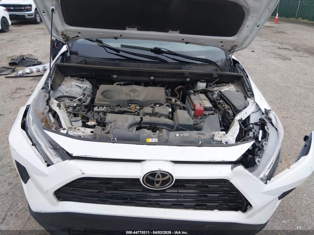 2T3G1RFV2PW347502 Toyota RAV4 LE