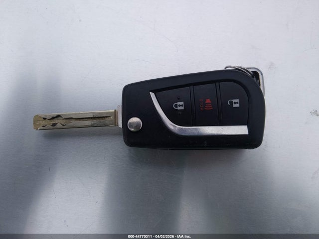 2T3G1RFV2PW347502 Toyota RAV4 LE