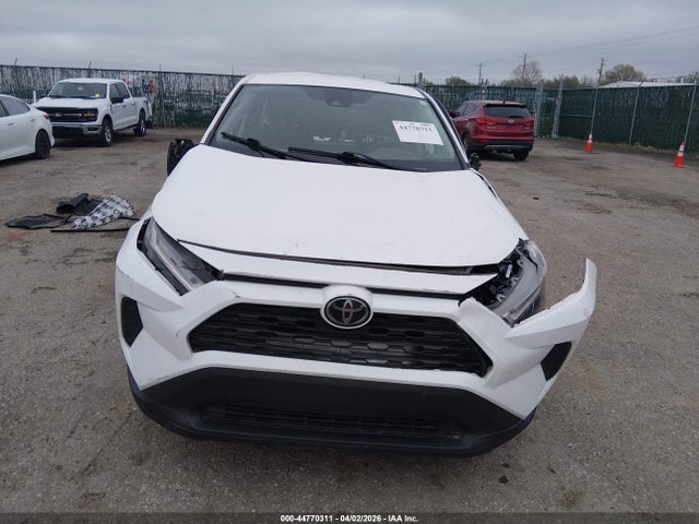 2T3G1RFV2PW347502 Toyota RAV4 LE