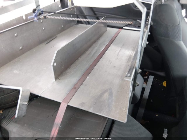 2T3G1RFV2PW347502 Toyota RAV4 LE