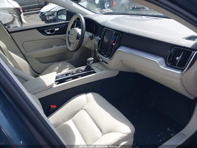 2019 VOLVO S60 7JRA22TK0KG011731 Photo 4