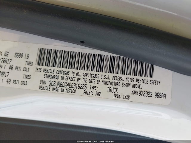 2014 RAM 1500 3C6JR6DG4EG316225 Photo 8