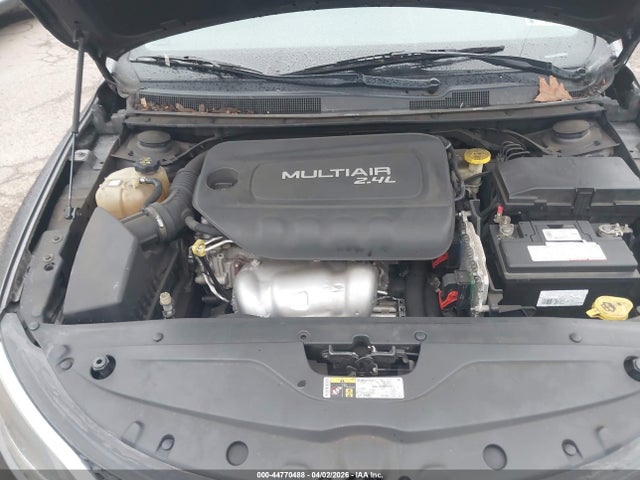 44770488 :رقم المزاد ، 1C3CCCAB8FN663791 vin ، 2015 Chrysler 200 Limited مزاد بيع