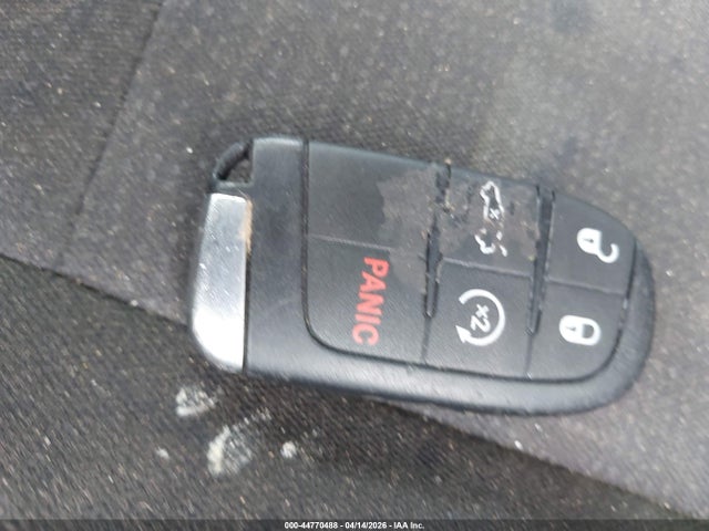 44770488 :رقم المزاد ، 1C3CCCAB8FN663791 vin ، 2015 Chrysler 200 Limited مزاد بيع