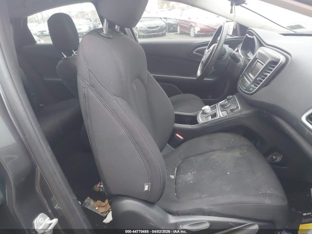 44770488 :رقم المزاد ، 1C3CCCAB8FN663791 vin ، 2015 Chrysler 200 Limited مزاد بيع