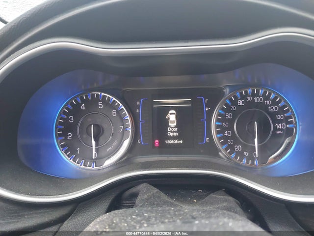 44770488 :رقم المزاد ، 1C3CCCAB8FN663791 vin ، 2015 Chrysler 200 Limited مزاد بيع