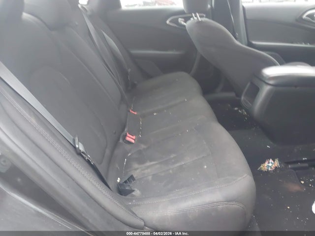 44770488 :رقم المزاد ، 1C3CCCAB8FN663791 vin ، 2015 Chrysler 200 Limited مزاد بيع