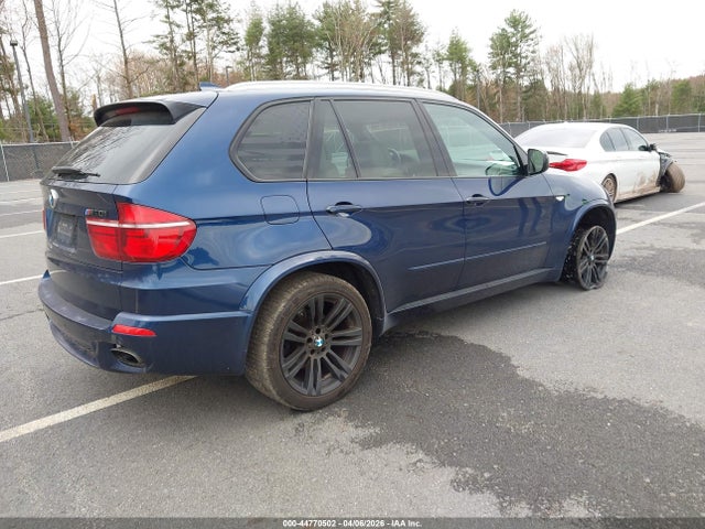 2011 BMW X5 5UXZV8C51BL418212 Photo 3