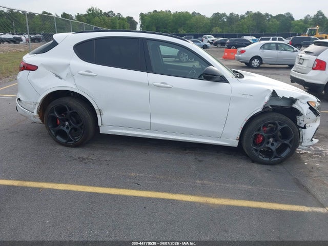 44770538 :رقم المزاد ، ZASPAKBN6N7D42252 vin ، 2022 Alfa Romeo Stelvio Veloce Ti Awd مزاد بيع