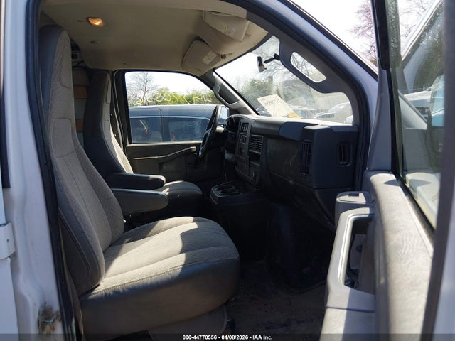 2017 GMC SAVANA 2500 1GTW7AFF5H1904097 Photo 4