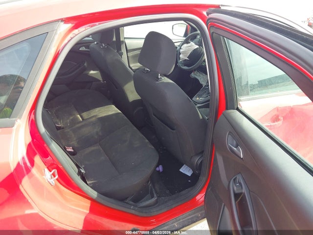 Продажа на аукционе авто 2015 Ford Focus Se, vin: 1FADP3F28FL340050, номер лота: 44770585
