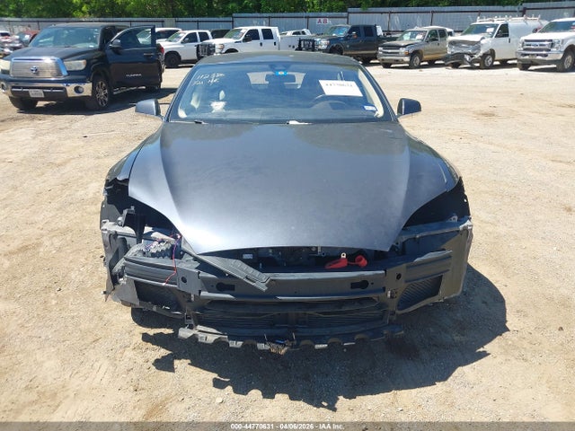 Продажа на аукционе авто 2015 Tesla Model S 60/70/85, vin: 5YJSA1H12FFP74396, номер лота: 44770631