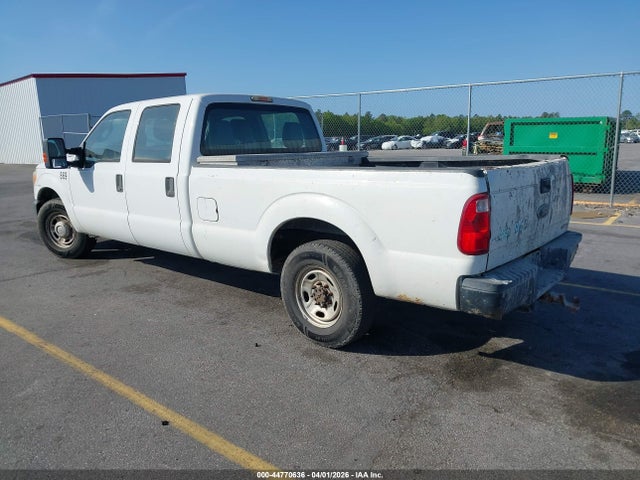 2011 FORD F-250 1FT7W2A64BEB33054 Photo 2