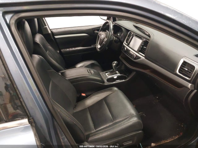 5TDJZRFH9HS483668 Toyota Highlander Xle